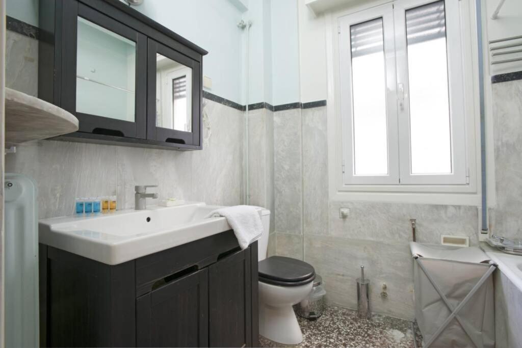 Three Bedrooms Apartment At The Center Of Афіни Екстер'єр фото